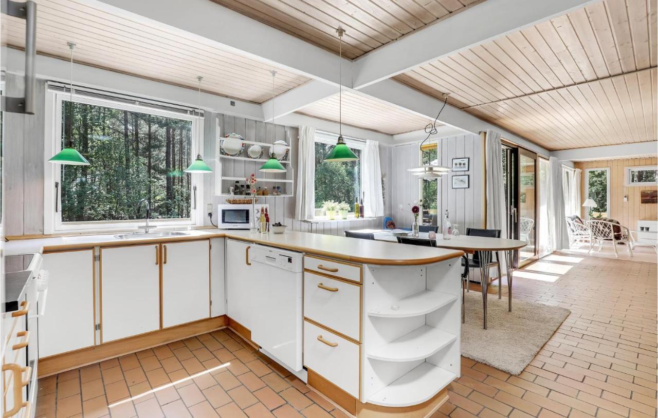Lovely Home In Nexo With Kitchen Exteriör bild