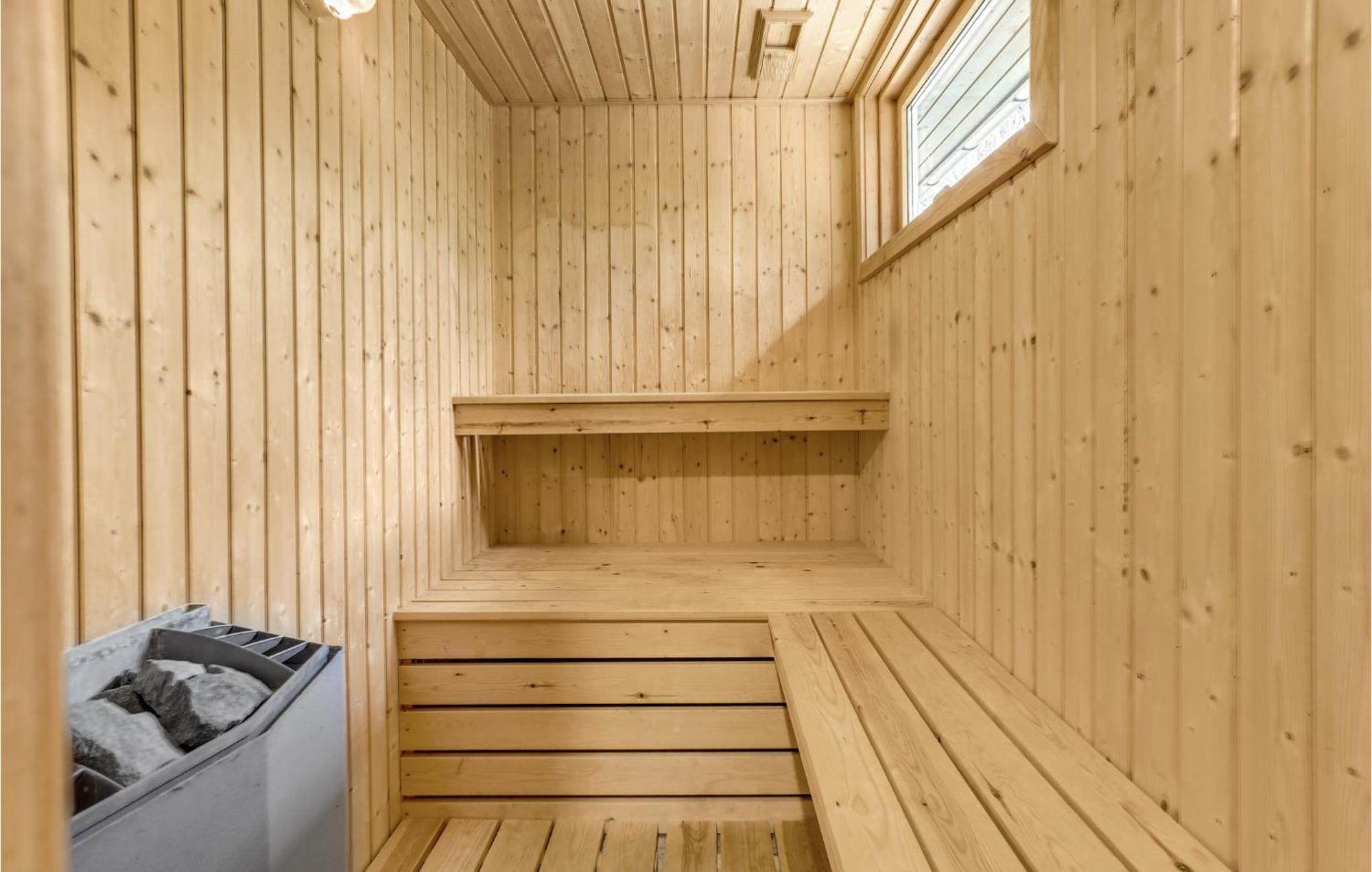 Lovely Home In Nexo With Kitchen Exteriör bild