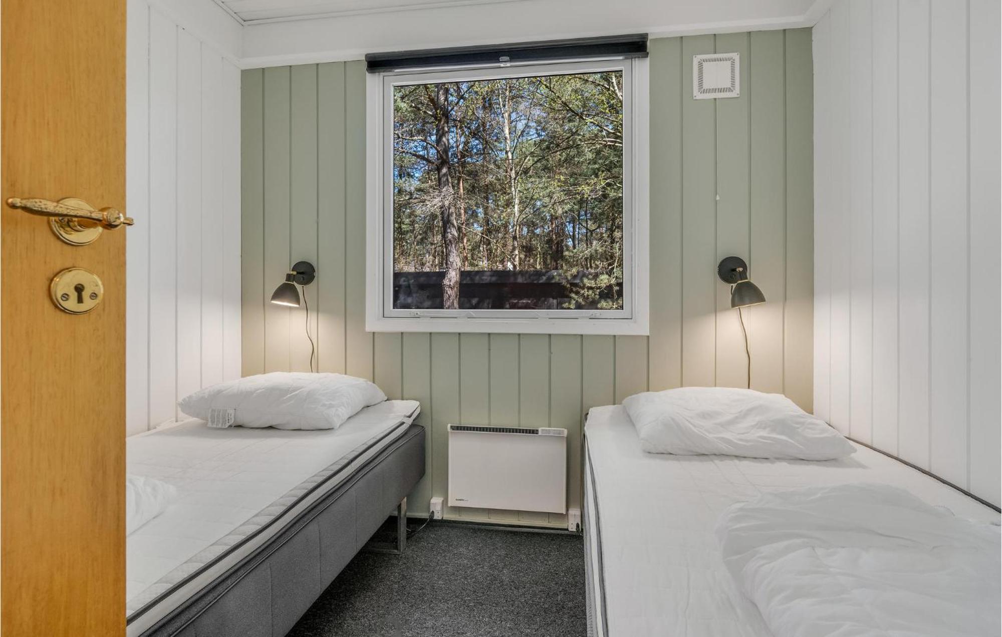 Lovely Home In Nexo With Kitchen Exteriör bild
