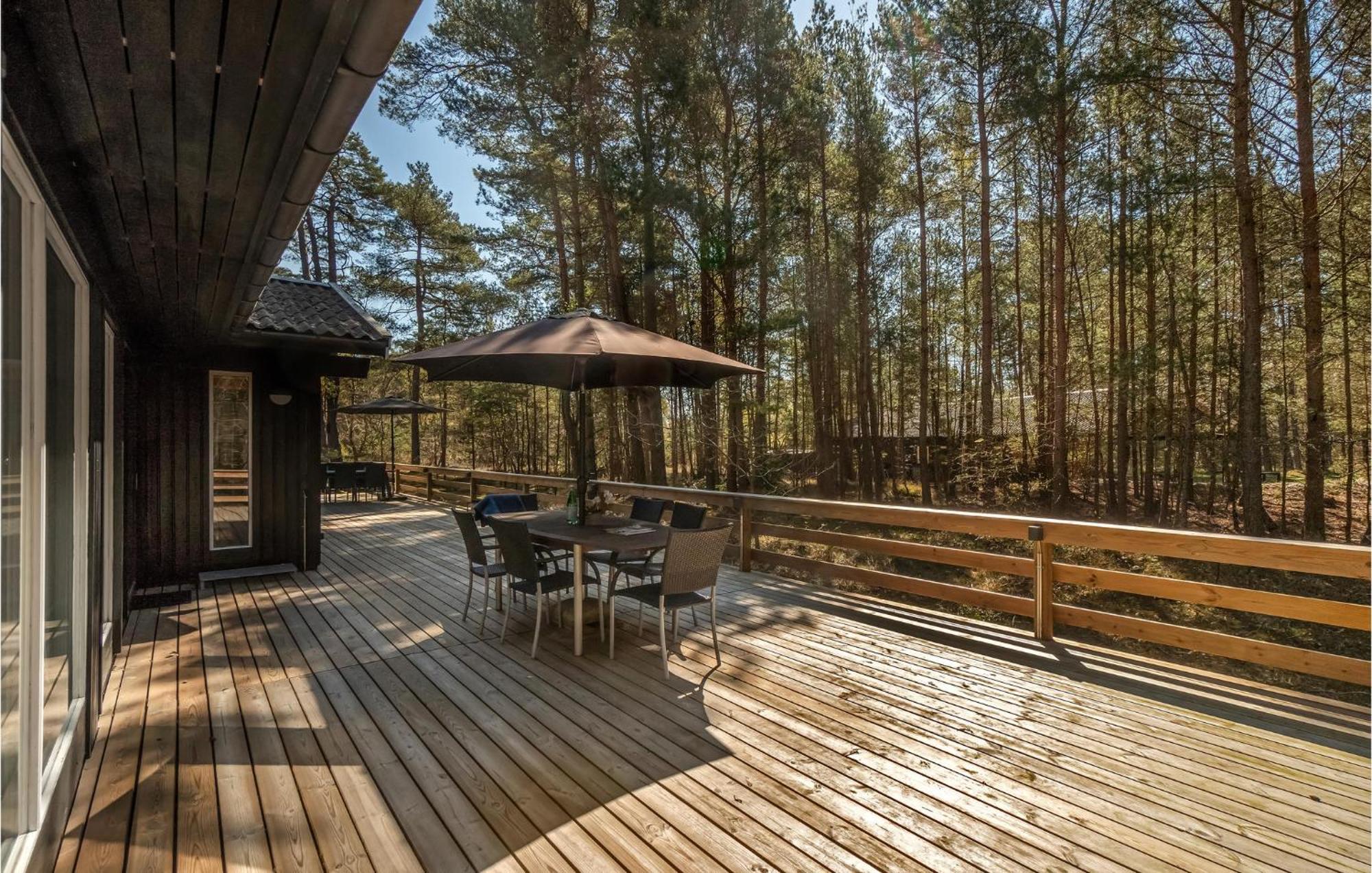 Lovely Home In Nexo With Kitchen Exteriör bild